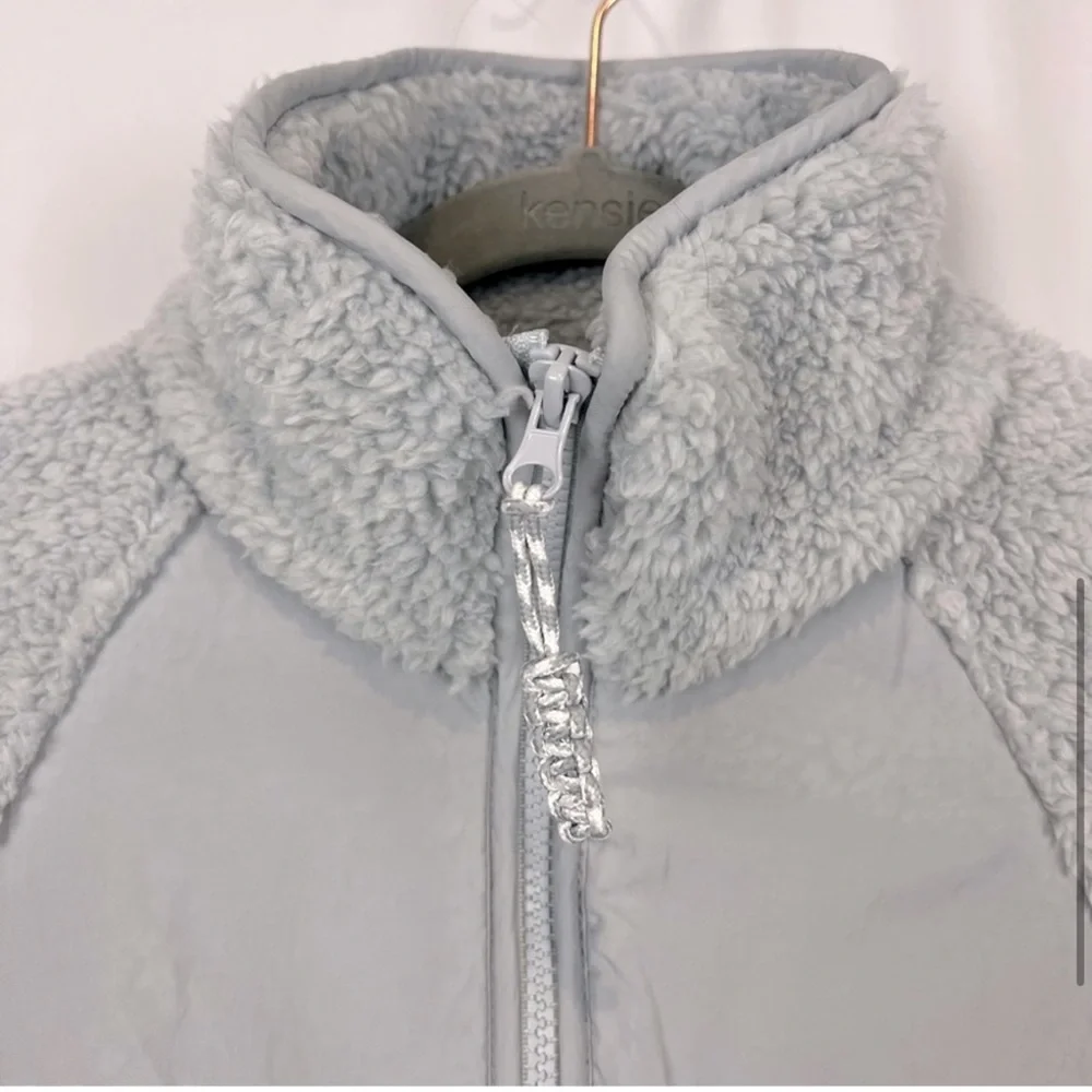 URBAN OUTFITTERS chuck fleece zip up - Picture 6 of 9
